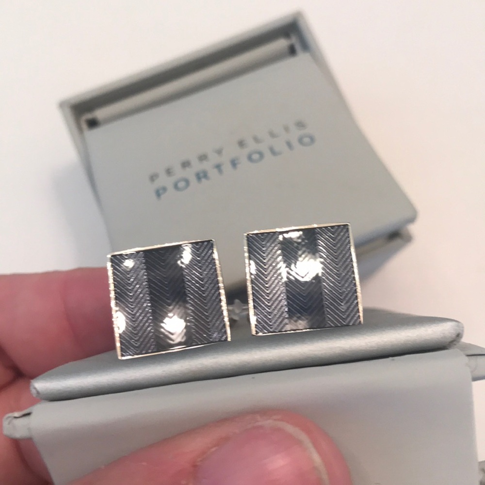 NIB Perry Ellis Cuff Links